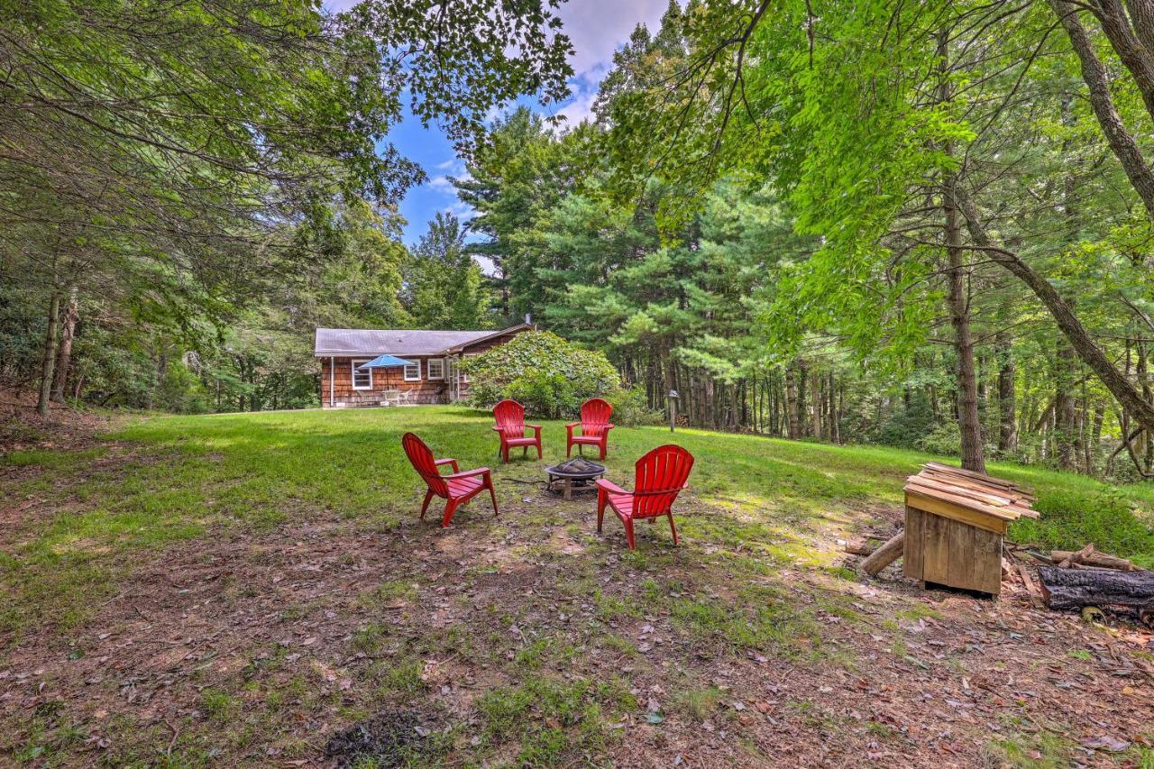Peaceful Roaring Gap Retreat With Fire Pit And Patio! Villa Exterior foto