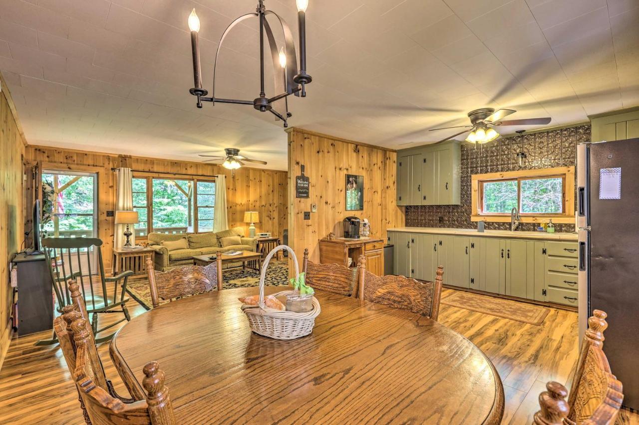 Peaceful Roaring Gap Retreat With Fire Pit And Patio! Villa Exterior foto
