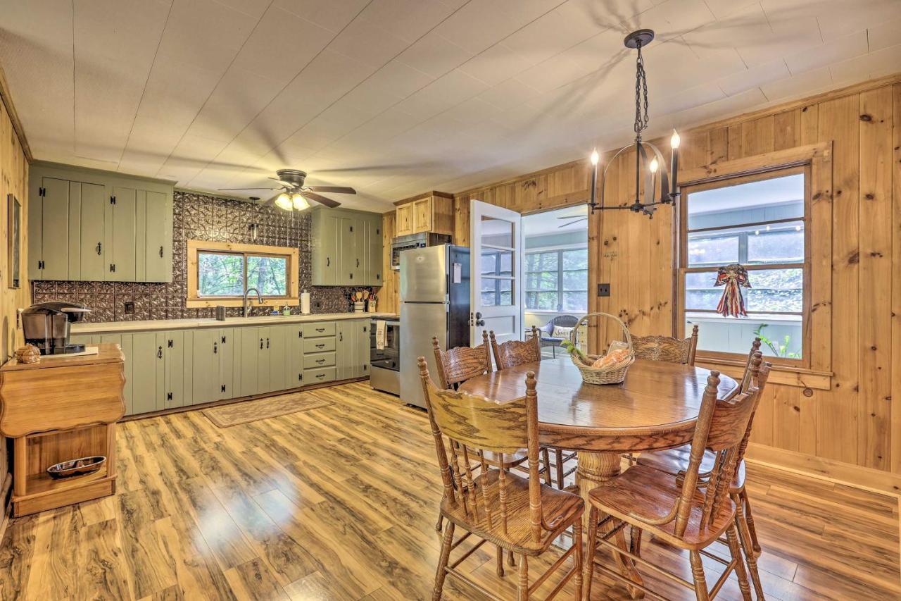 Peaceful Roaring Gap Retreat With Fire Pit And Patio! Villa Exterior foto