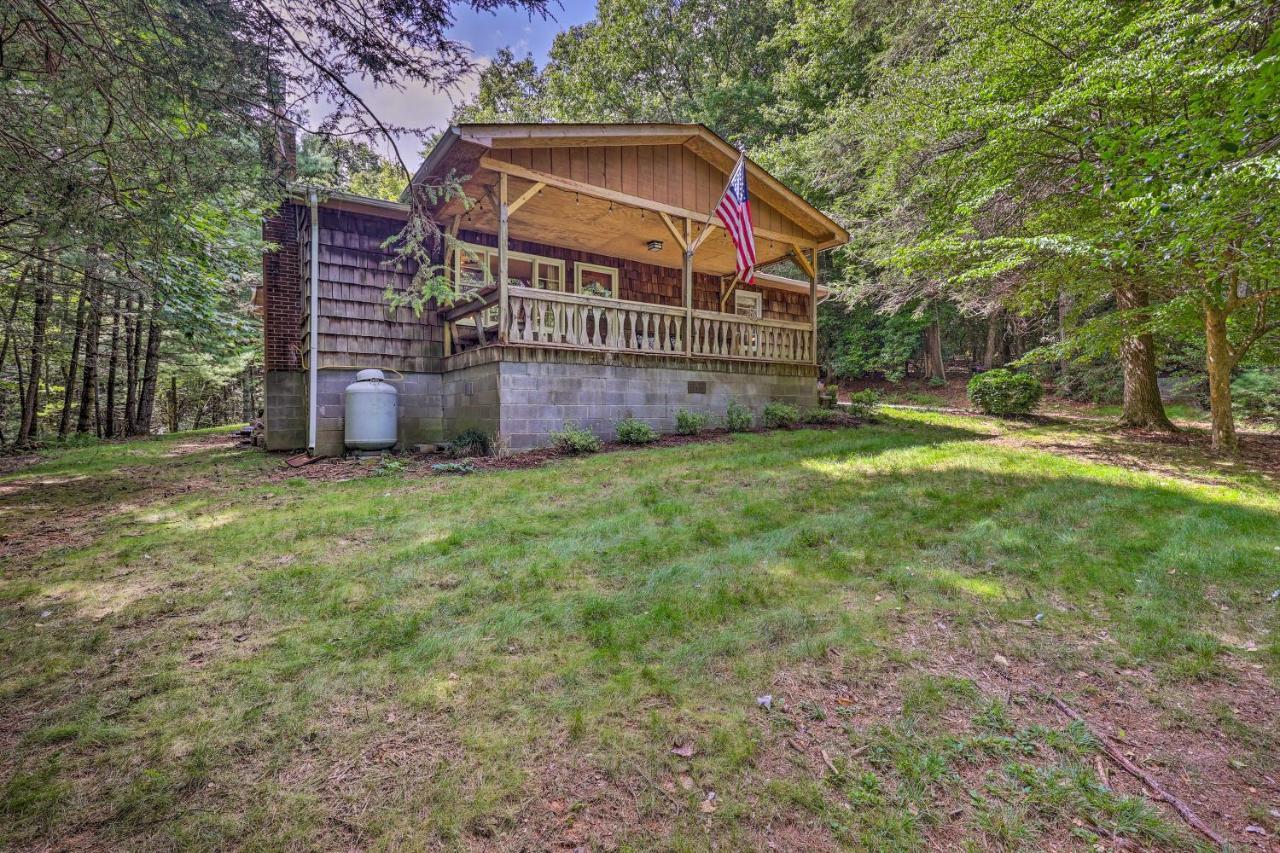 Peaceful Roaring Gap Retreat With Fire Pit And Patio! Villa Exterior foto